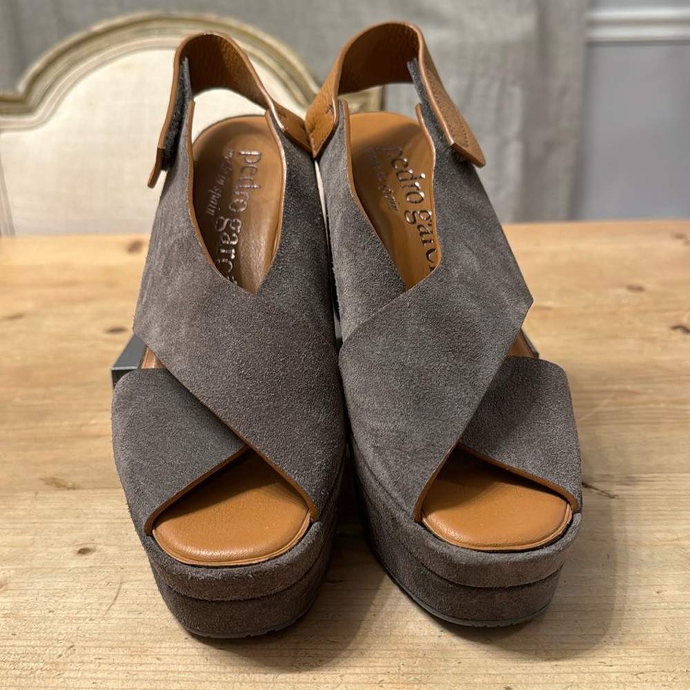 Pedro Garcia made in Spain suede cross over brand new.  Size 38 1/2